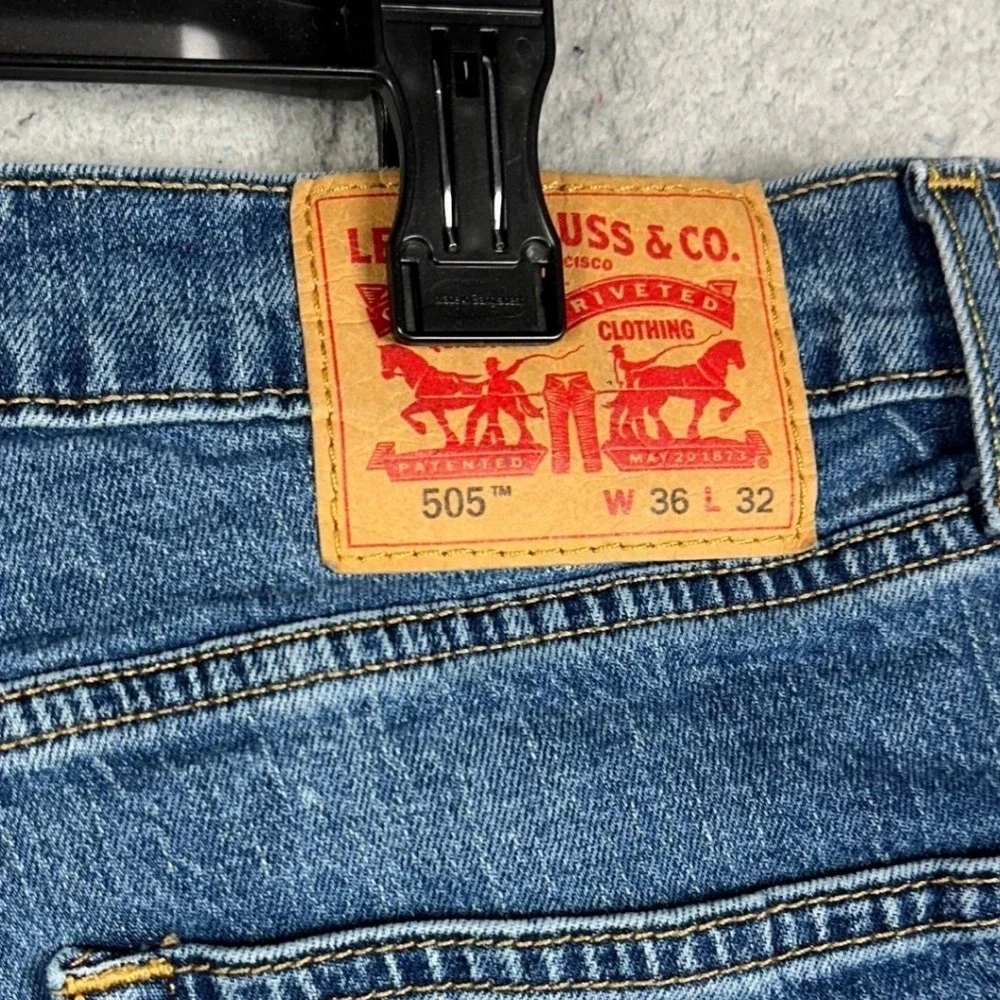 Levis 505 Jeans Mens 36X32 Blue Regular Straight Leg Whiskering Stretch Denim